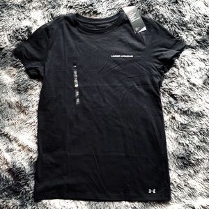 NWT Women’s Under Armour tee M L